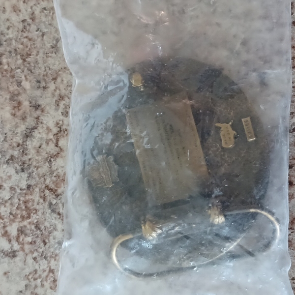 JOHN DEERE FLY-IN 92-93 BRASS BELT BUCKLE VINTAGE 1992 TRACTOR FARMER - Picture 2 of 7